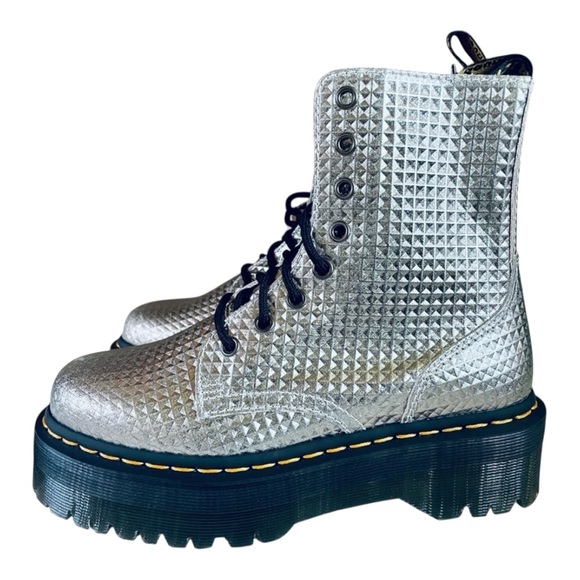 Dr. Martens Platform Boots - Jadon Stud Embossed Silver NWT NEW - Picture 2 of 7